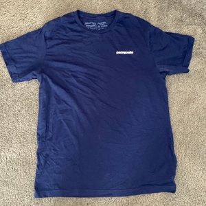 Men’s slim fit tee